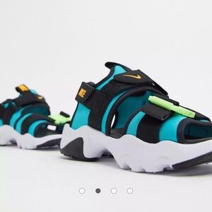 Nike Canyon sandals in turquoise blue men’s size 8